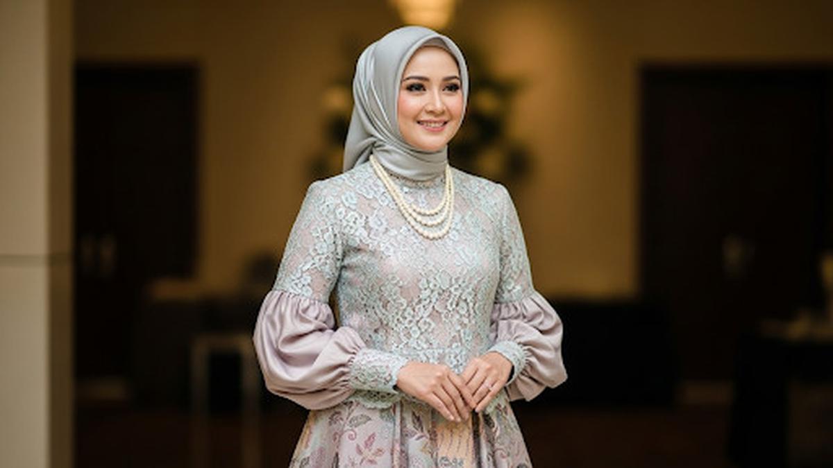 7 Model Batik Brokat Sambungan, Kental Nuansa Tradisional
