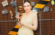 Cantik dan Memesoan, Wulan Guritno Tampil Anggun dengan Kebaya Brokat Model Bustier Drapery