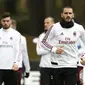 Pemain AC Milan melakukan sesi latihan terakhir sebelum berangkat ke Benevento. (twitter.com/acmilan/media)