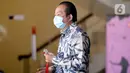 Advokat, Hardja Karsana Kosasih menunggu akan menjalani pemeriksaan di Gedung KPK, Jakarta, Rabu (20/5/2020). Hardja diperiksa sebagai saksi untuk menelusuri aset-aset tersangka mantan Sekretaris Mahkamah Agung (MA), Nurhadi. (merdeka.com/Dwi Narwoko)