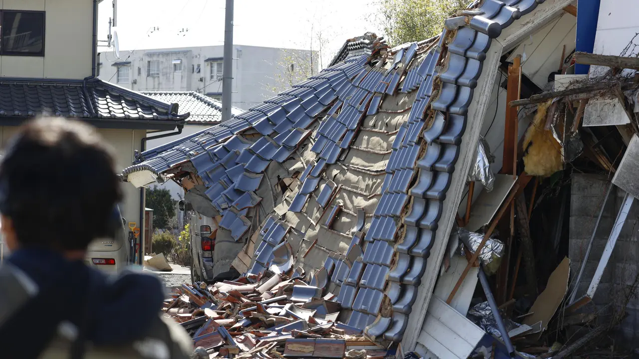 Dampak Gempa Jepang Magnitudo 7,3