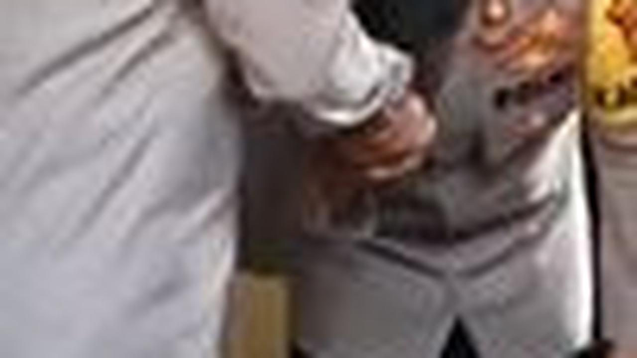 Momen Perwira Polisi Cium Tangan Didatangi Bintang 2, Sosok Sang Jenderal Kawan Seangkatan Kapolri