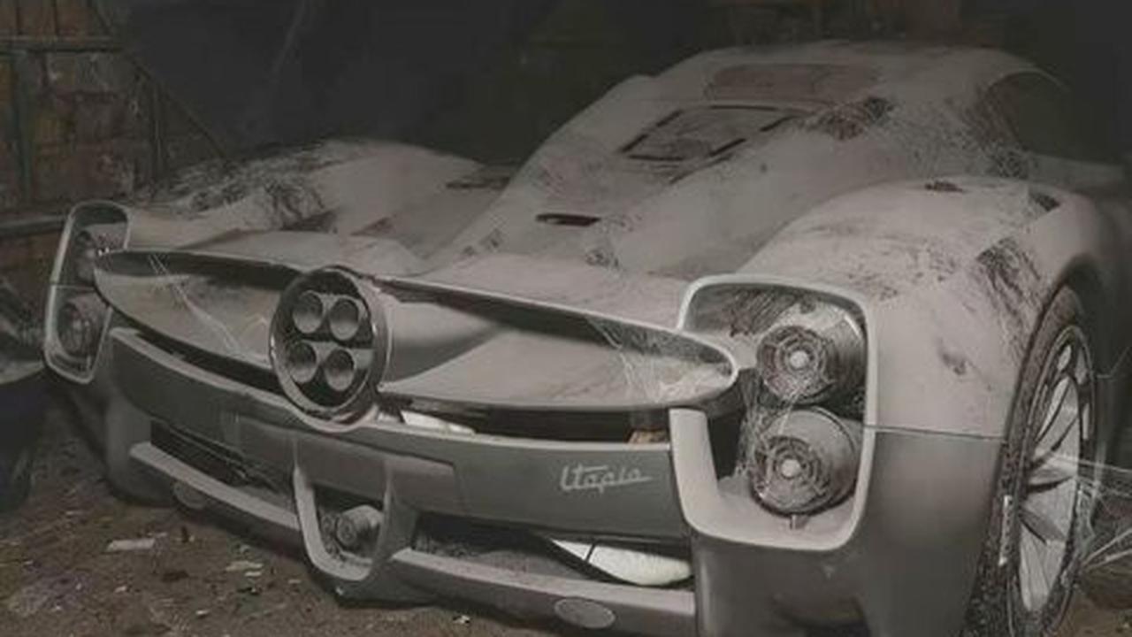 Sayang Banget! Deretan Mobil Mewah Ini Ditinggal Sampai Jadi Rongsokan