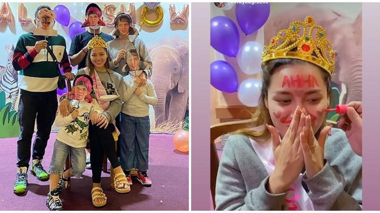 6 Momen Bridal Shower Aurel Hermansyah dari Keluarga, Wajah Dicoret Lipstik