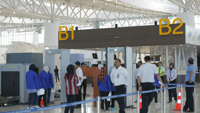 Suasana simulasi Pelayanan Bandara Kertajati saat penerbangan komersial pertama. Foto (Liputan6.com / Panji Prayitno)