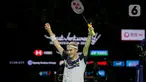 Pebulu tangkis tunggal putra Denmark Viktor Axelsen melakukan selebrasi usai mengalahkan pebulu tangkis tunggal putra China Zhao Jun Peng pada pertandingan final East Ventures Indonesia Open 2022 di Istora Senayan, Jakarta, Minggu (19/6/2022). Viktor Axelsen menjuarai tunggal putra East Ventures Indonesia Open 2022 usai mengalahkan Zhao Jun Peng dengan skor 21-9, 21-10. (Liputan6.com/Faizal Fanani)