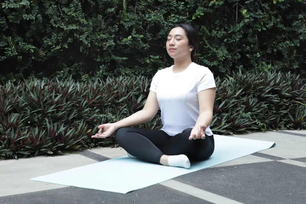 wanita november manfaat yoga