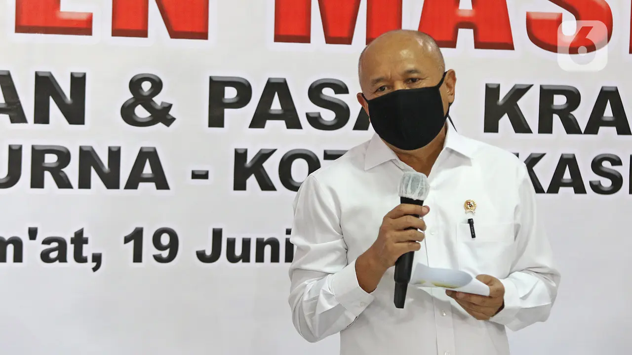 FOTO: Menteri Teten Tinjau Restrukturisasi Pinjaman di Pasar Kranggan