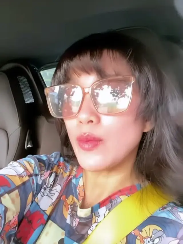 Ussy Sulistiawaty Berponi