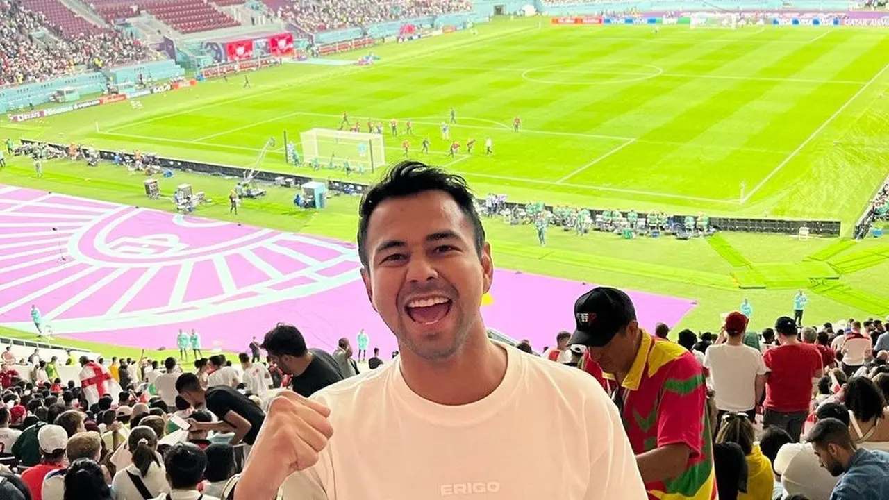 Raffi Ahmad nonton langsung Piala Dunia 2022 di Qatar. (instagram.com/raffinagita1717)