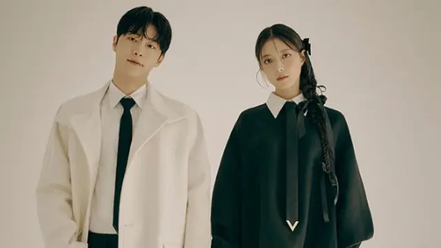 Bae In Hyuk dan Lee Se Young dalam sesi pemotretan bersama Majalah Elle edisi Desember.