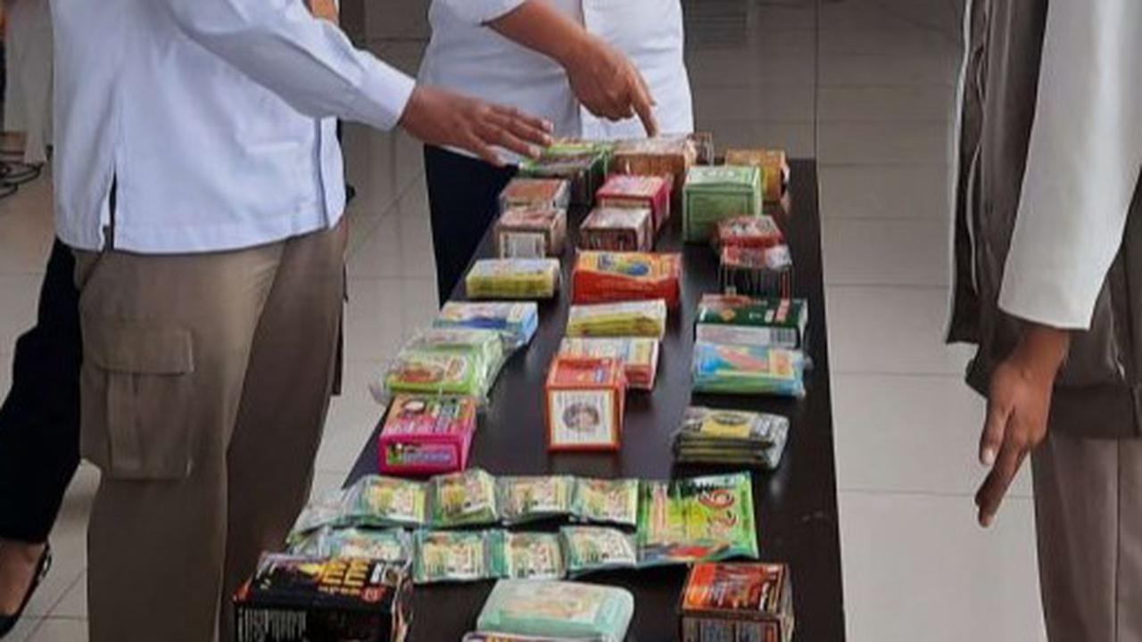 BPOM Blak-blakan Bahaya Gunakan Skincare Etiket Biru Tanpa Resep Dokter