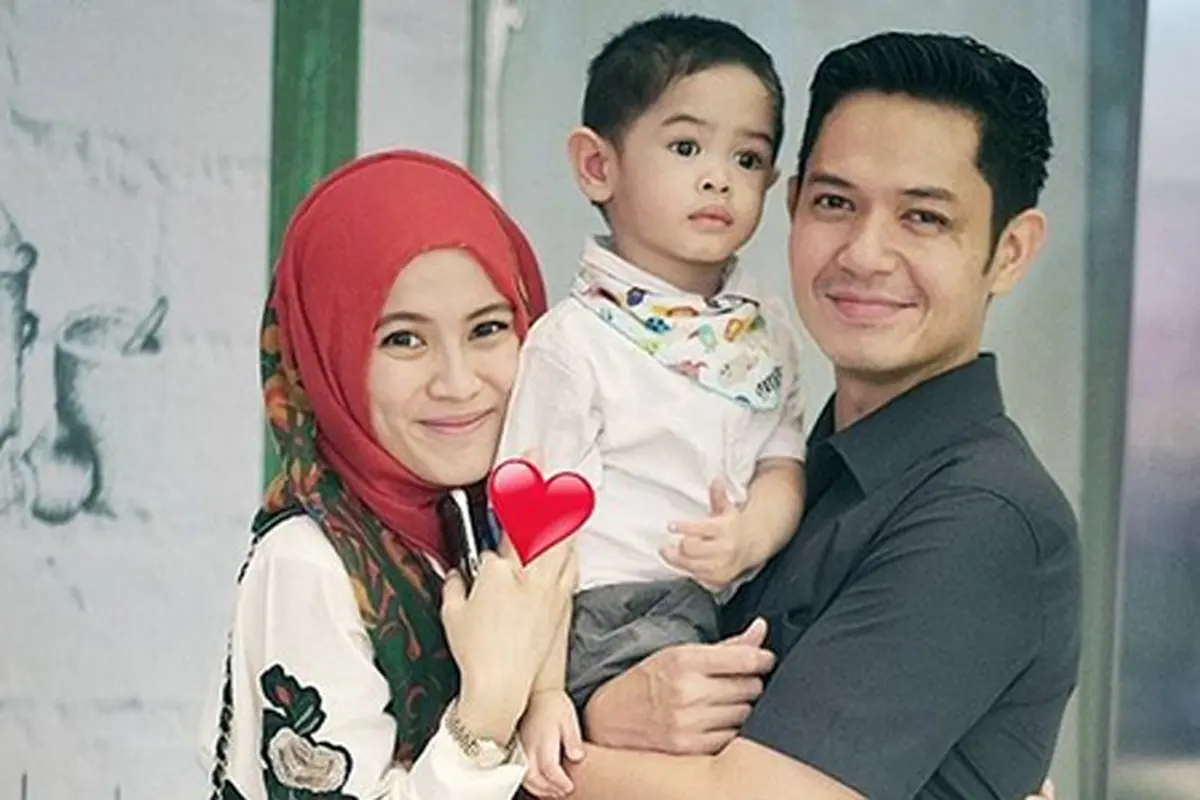 [Bintang] Dude Harlino dan Alyssa Soebandono