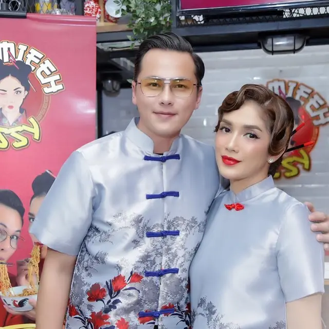 Selalu Harmonis, Ini 6 Potret Andhika Pratama dan Istri saat Pakai Baju Kembar