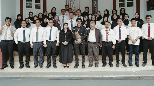 Potret Atta Halilintar kunjungi Sekolah Indonesia Kuala Lumpur (Sumber: Instagram/@attahalilintar)