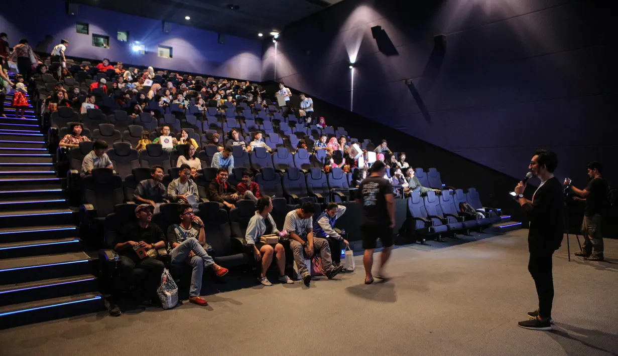 Suasana di dalam studio Blitz Megaplex jelang nonton bareng Minions yang diselenggarakan oleh CinemaHolic Jakarta, Minggu (28/6/2015). (Liputan6.com/Faizal Fanani)