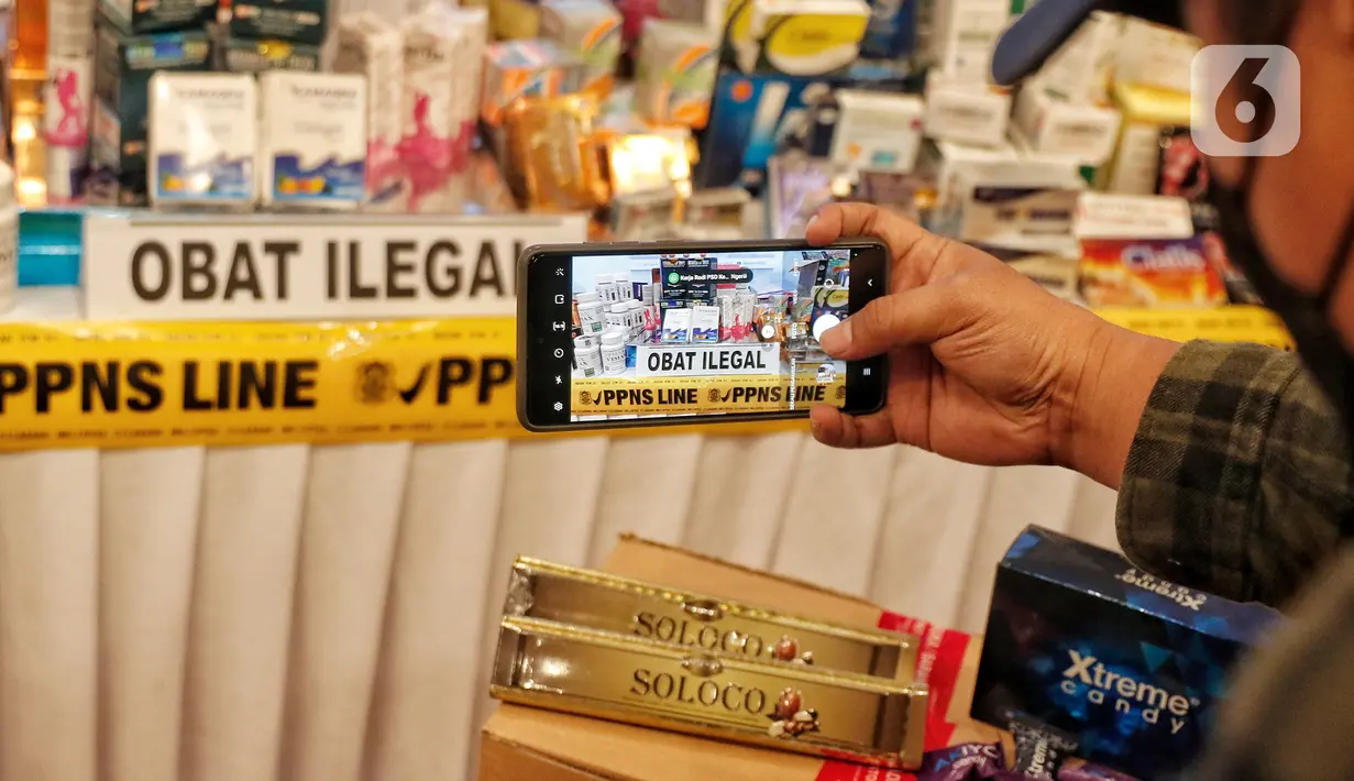 Badan Pengawas Obat dan Makanan (BPOM) menemukan lebih dari 10.000 obat dan makanan ilegal dijual di marketplace. (Liputan6.com/Angga Yuniar)