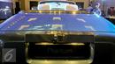 Rolls-Royce Bespoke Phantom "Year of the Dragon" memiliki tempat khusus di Asia, Jakarta, Kamis (31/3). Rolls-Royce Phantom adalah penggabungan unsur desain cukup rumit, mewakili lambang keberuntungan dari budaya timur. (Liputan6.com/Yoppy Renato)