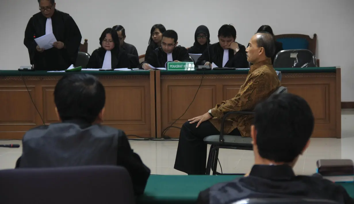 Dalam persidangan, Budy Mulya mengajukan nota keberatan (eksepsi) terkait dakwaan yang diajukan oleh Jaksa Penuntut Umum (JPU) (Liputan6.com/Herman Zakharia)