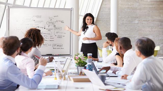 10 Cara Presentasi yang Baik dan Benar Supaya Audiens Tertarik, Perhatikan Kesan Pertama