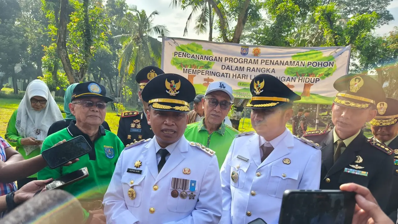 Wali Kota Depok, Supian Suri usai mengikuti peringatan upacara Kelahiran Pancasila di Divisi 1 Kostrad, Depok.