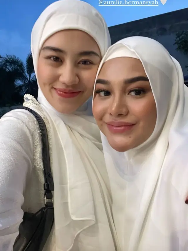Atta dan Aurel Gelar Pengajian Jelang Haji