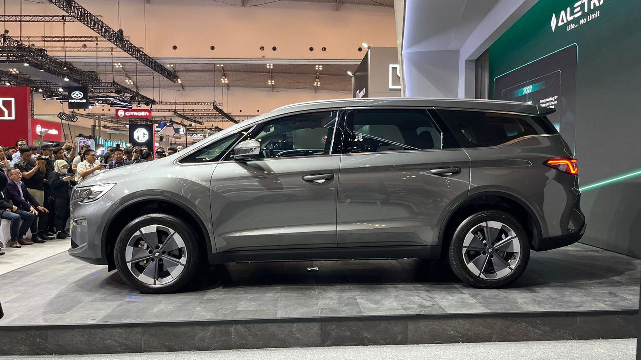 Ngaku Sebagai Mobil Indonesia, Aletra Langsung Rakit L8 EV di Cikampek