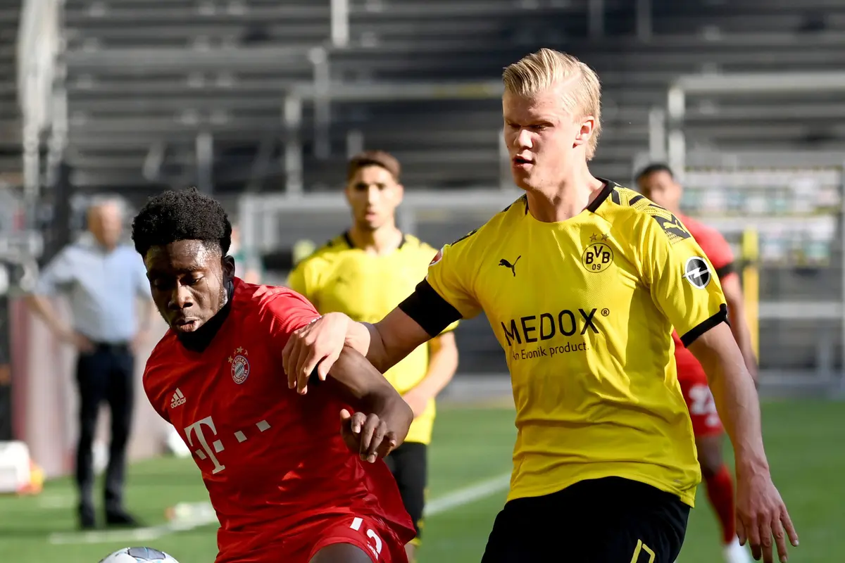 Bek Bayern Munchen, Alphonso Davies.