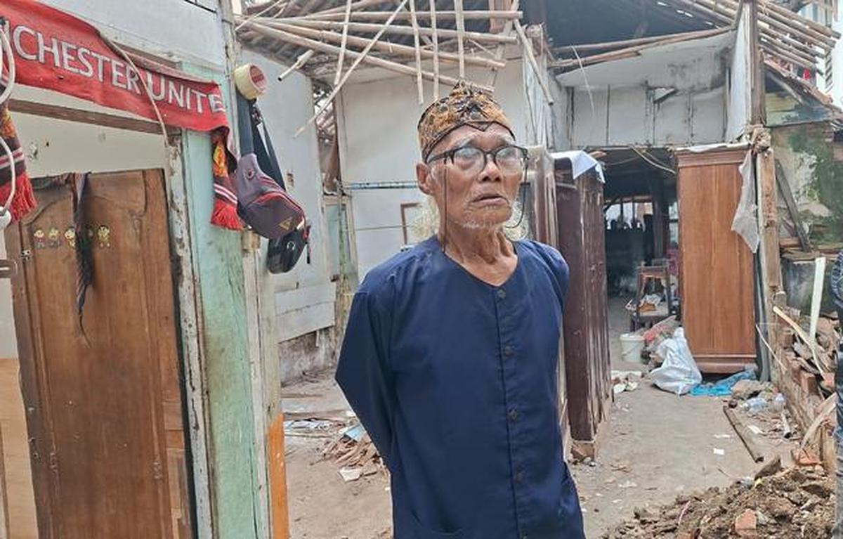 Rumah Diding Boneng Roboh, Menyesal Terlalu Santai Rawat Rumah Warisan yang Berusia 100 Tahun