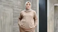 10 Tips Padu Padan Tunik dan Celana Kulot untuk Orang Gemuk, Kombinasi Ini Bikin Ramping dan Stylish