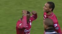 Video gol cantik Mame Thiam striker dari Zulte Waregem yang mengenai tiang dan memantul masuk ke gawang lawan membuat kiper tak berdaya.