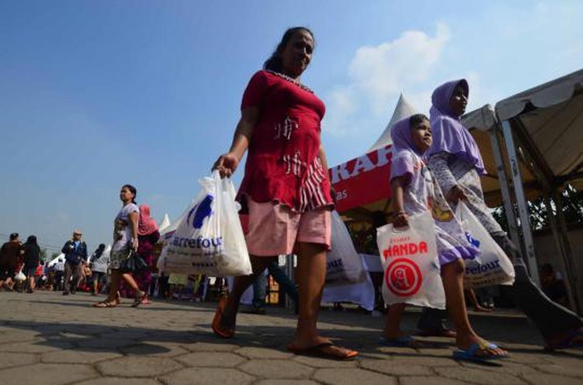 Jelang puasa, warga serbu sembako murah