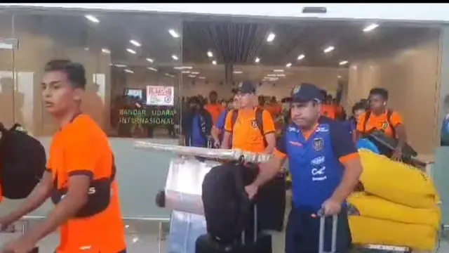 Punggawa timnas Piala Dunia U-17 Ekuador saat tiba di Bandara Juanda Surabaya. (Istimewa)