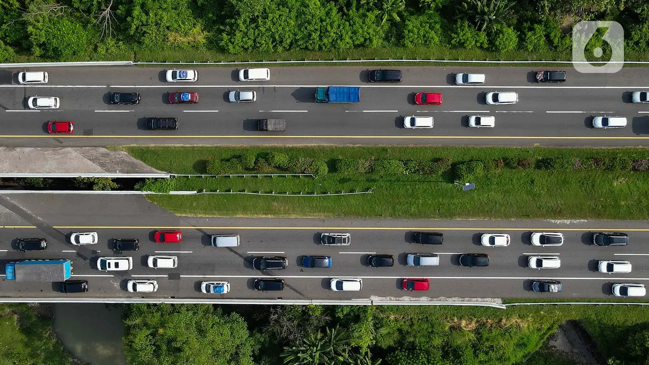 Arus Mudik di Tol Palikanci Menuju Jawa Tengah Masih Padat