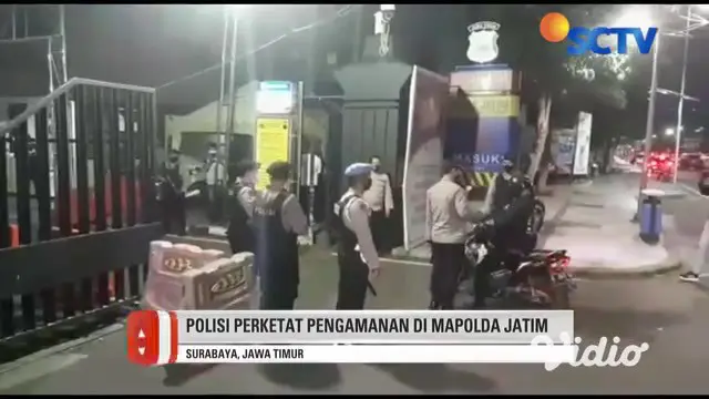 Usai peristiwa penyerangan Mabes Polri oleh orang tak dikenal, aparat Kepolisian Jawa Timur memperketat pengamanan dengan menambah personel, untuk berjaga di pos penjagaan Mapolda Jawa TImur di Surabaya.