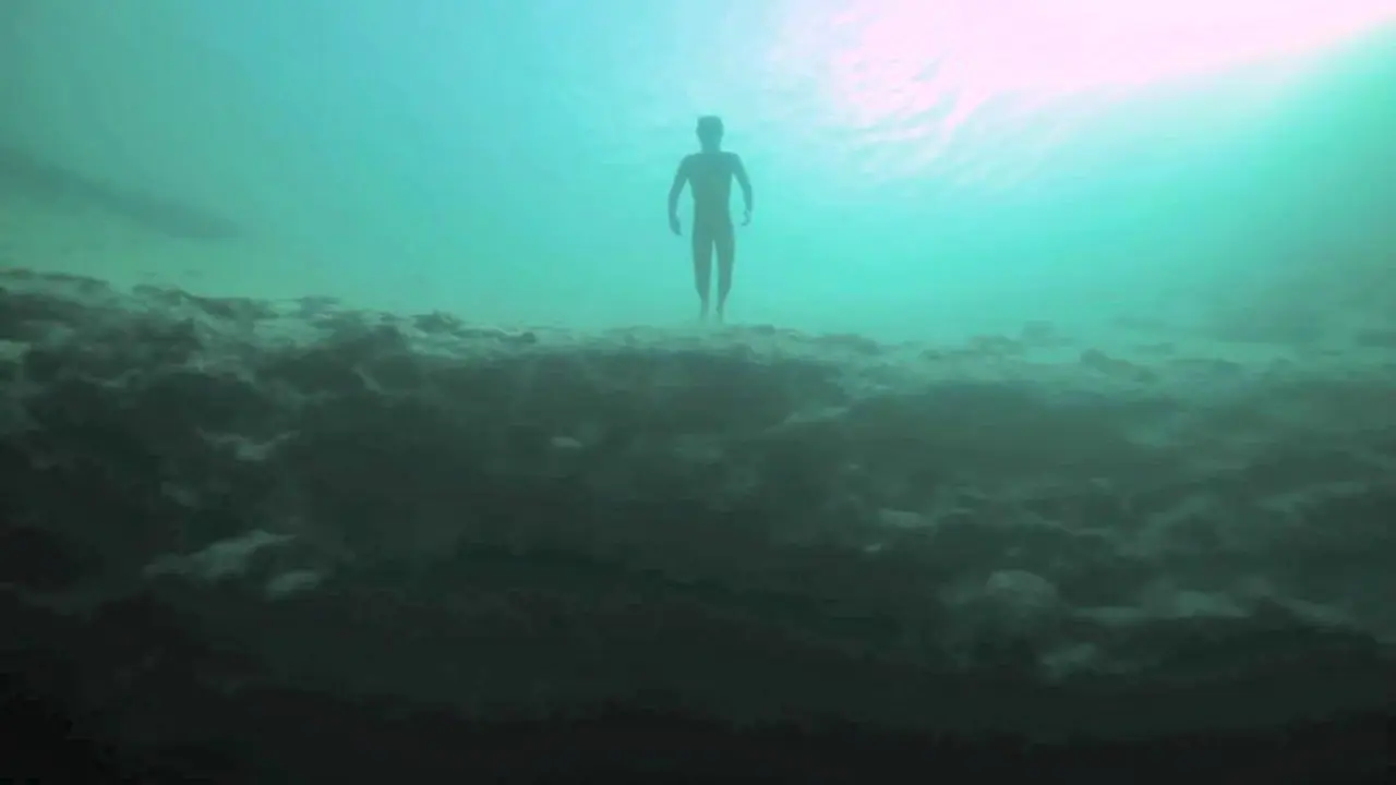 Menyelam ke Jurang Bawah Laut 