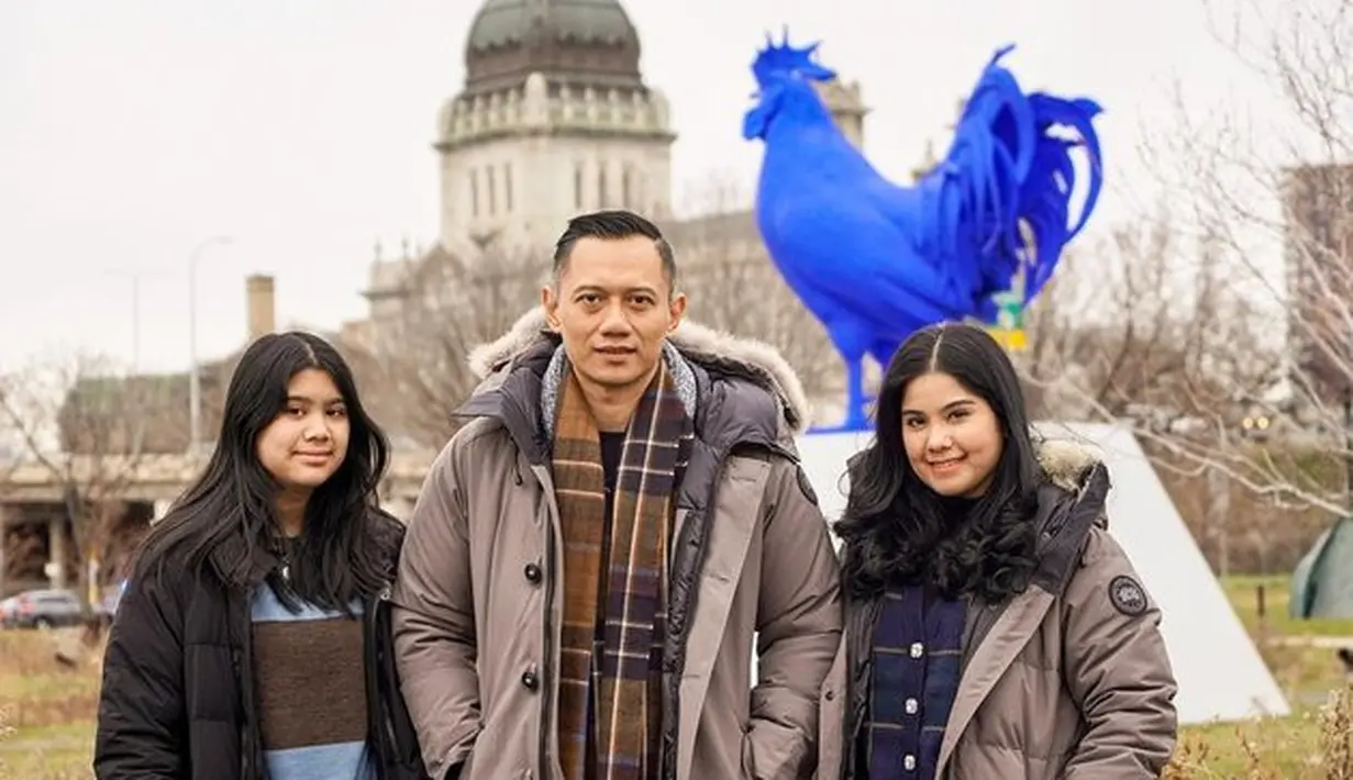 Almira Yudhoyono sekarang baru berusia 14 tahun. Ia genap menginjak usia 14 beberapa hari lalu dan dirayakan bersama keluarga serta sahabat.
(instagram.com/annisayudhoyono)