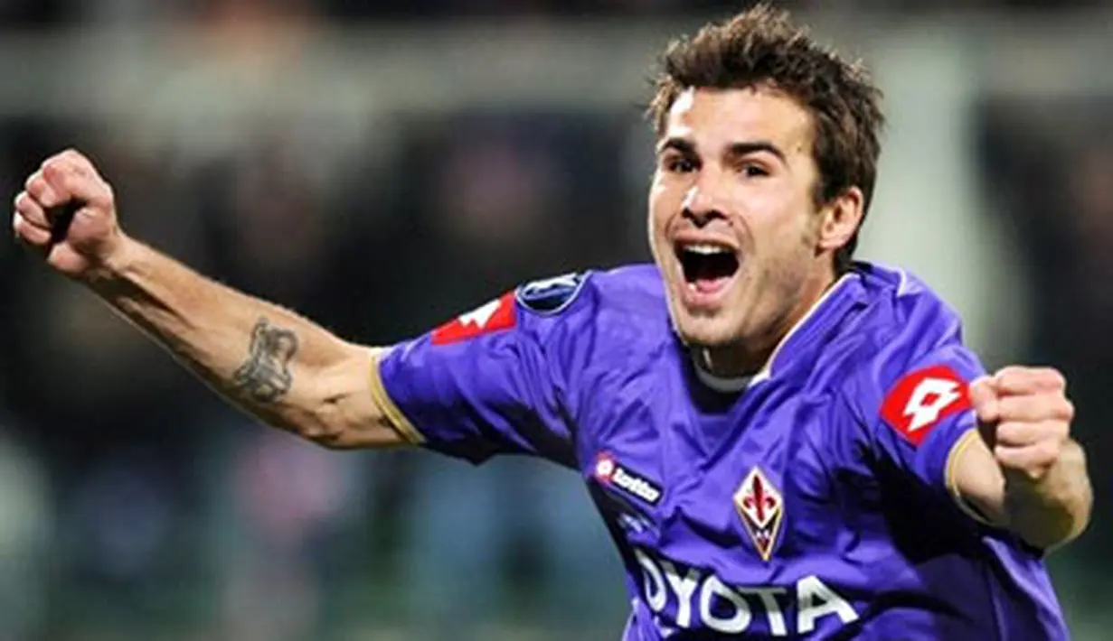 Fiorentina's forward Adrian Mutu celebrates after scoring a goal against PSV Eindhoven during UEFA Cup quarter-final first-leg football match at Florence's Artemio Franchi Stadium on April 03, 2008. AFP PHOTO / ALBERTO PIZZOLI 