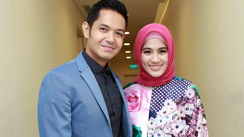 [Bintang] Dude Harlino dan Alyssa Soebandono