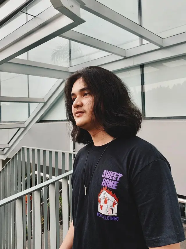 Potret Terbaru Esa Sigit (sumber: instagram/esasigit)