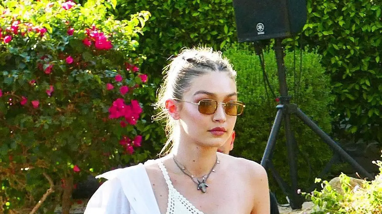 [Bintang] Tampil Modern Country, Tipe Sepatu Ini yang Paling Tren di Festival Musik Coachella 2018