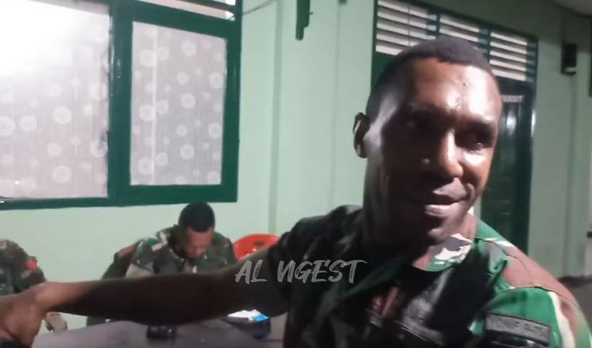 Ia pun mengaku bahwa perkenalan pertamanya melalui media sosial. Mengingat jarak dirinya dengan sang kekasih yang cukup jauh.