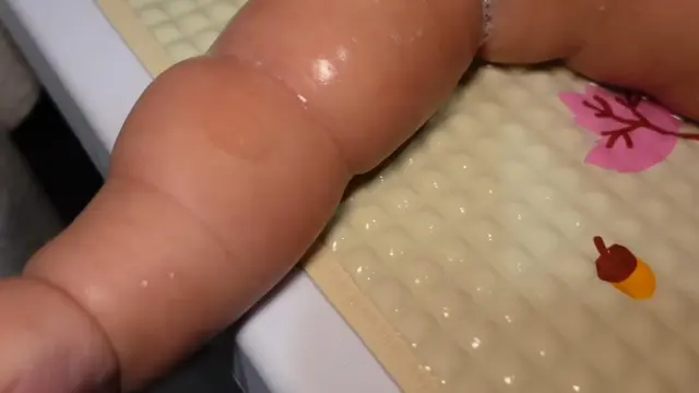 Momen Seru Indah Permatasari Rawat Anak Seorang Diri