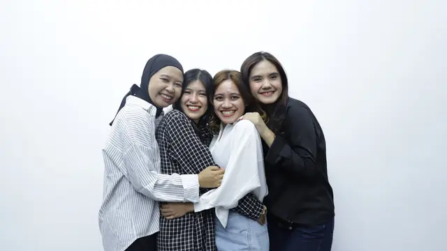 wanita desember sahabat muka dua
