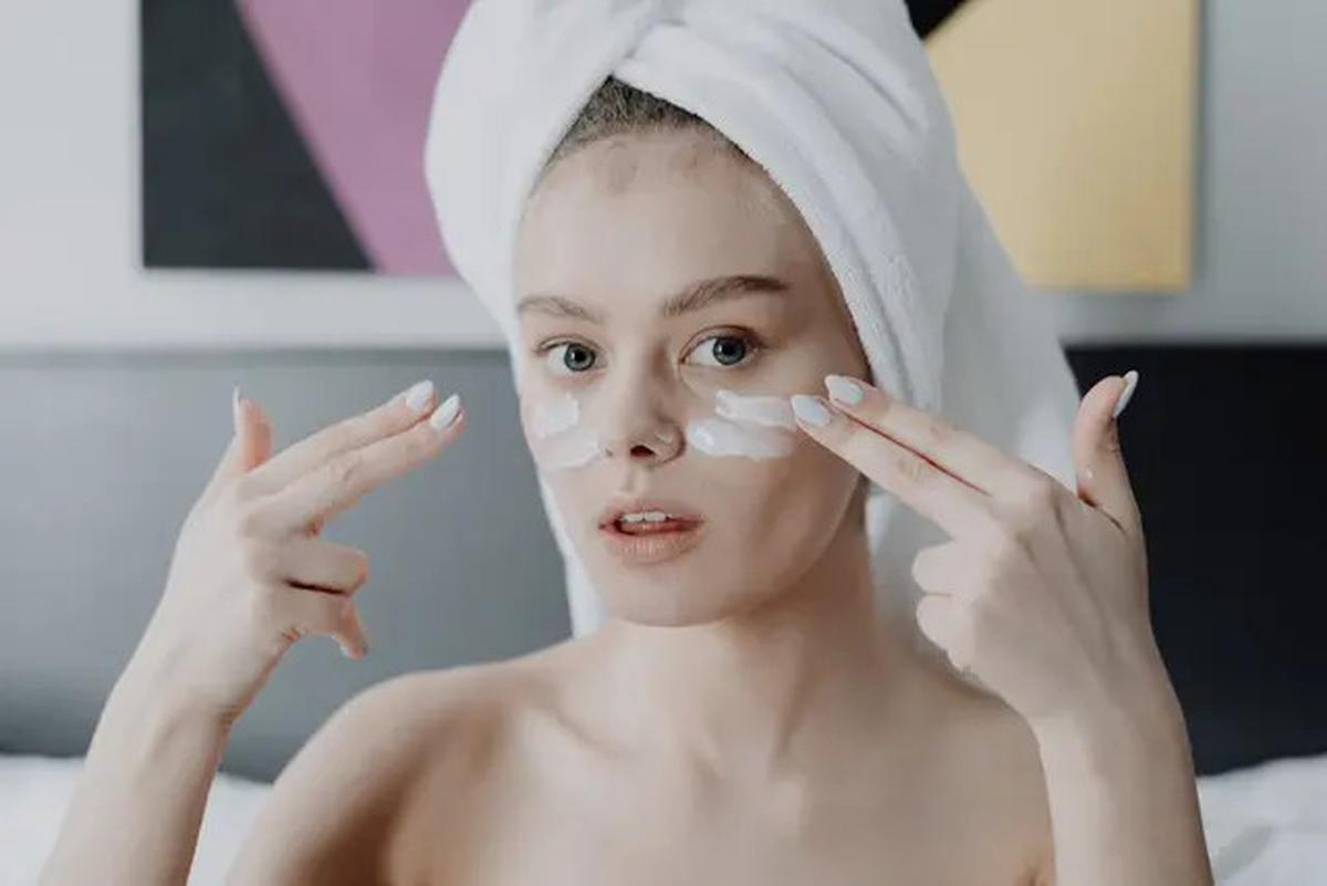 8 Kandungan Kosmetik yang Bahaya Buat Kulit, Awas Jangan Sembarang Pakai