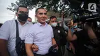 Mantan Kepala Bea Cukai Yogyakarta Eko Darmanto berjalan usai diperiksa di Gedung Merah Putih KPK, Jakarta, Selasa (7/3/2023). KPK melakukan pemeriksaan terhadap Eko Darmanto untuk dimintai klarifikasi terkait Laporan Harta Kekayaan Penyelenggara Negara (LHKPN) sebesar Rp 15,7 miliar. (Liputan6.com/Faizal Fanani)