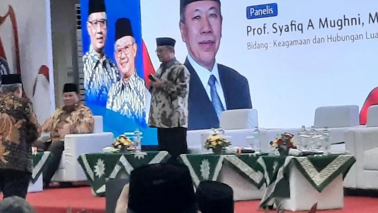 "Insya Allah Muhammadiyah akan memberikan putra putri terbaiknya untuk jabatan yang penting di Republik Indonesia ini," ujar Prabowo menegaskan.<br>