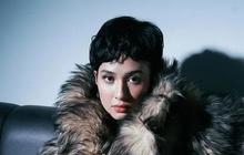 Bikin Pangling, Potret Cantik Mikha Tambayong dengan Rambut Model Pixie Cut: Tampil Stunning dengan Coat Berbulu