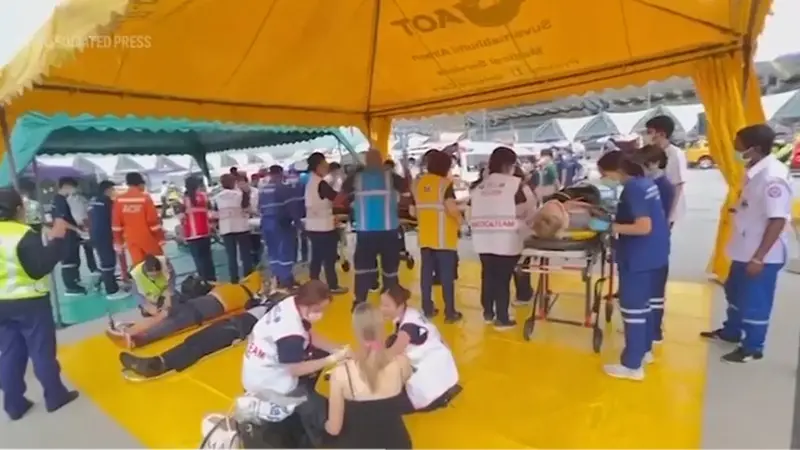 Singapore Airlines mengalami turbulensi parah pada Selasa, 21 Mei 2024. Foto:Ap/Pongsakorn Rodphai