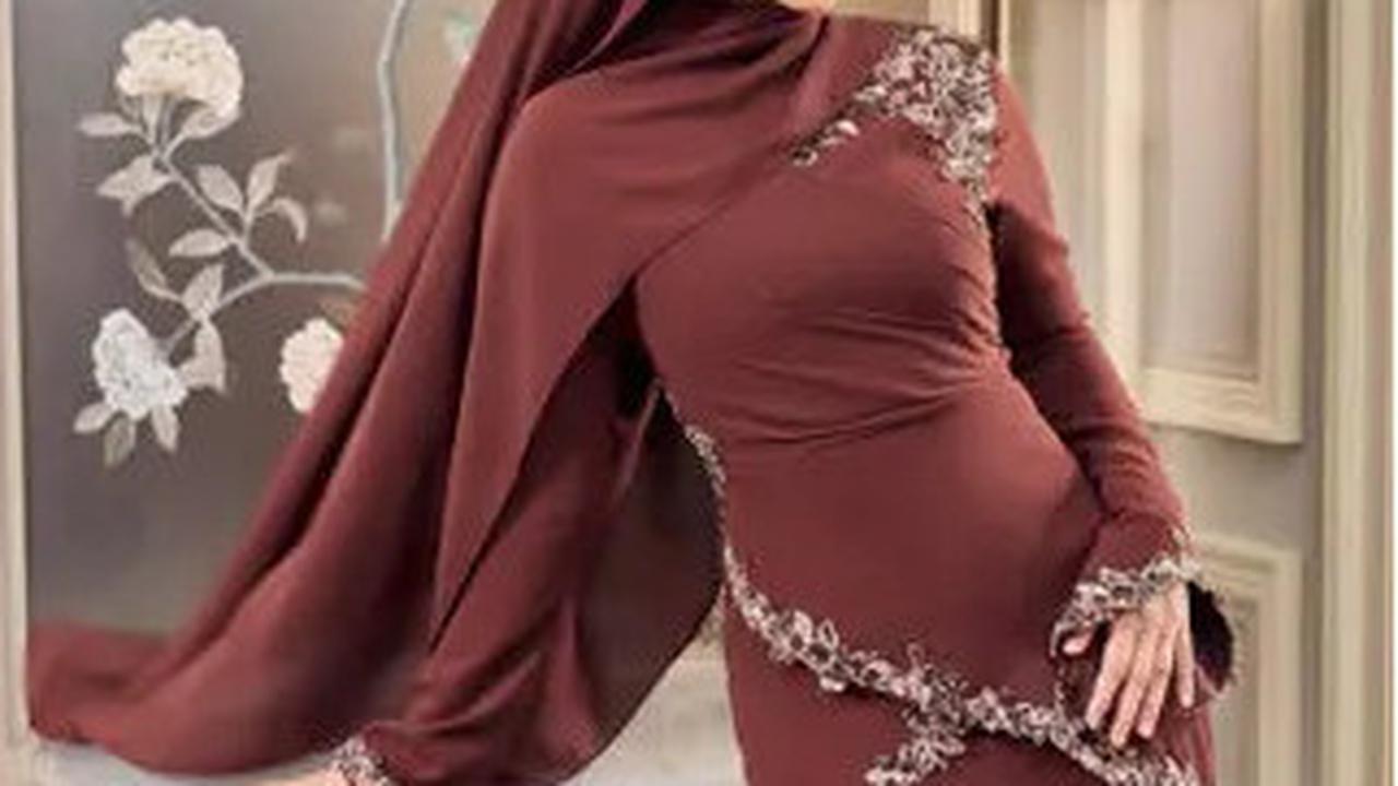 4 Gaya Fuji Jadi Model Baju Lebaran 2025 Brand Fesyen Malaysia